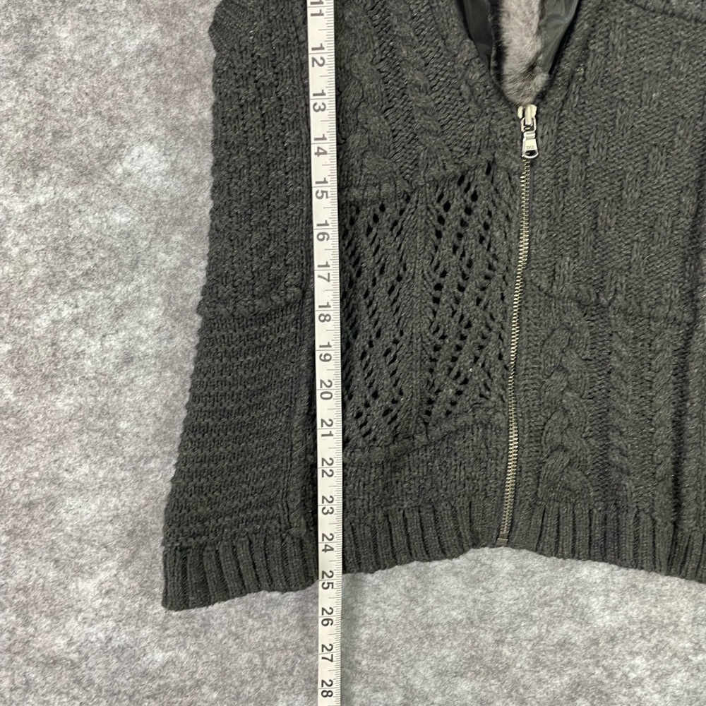 Chicos Women’s Arya Faux Fur Sweater Vest Size Small 4 (0) Knit Sleeveless Woven - Picture 2 of 10